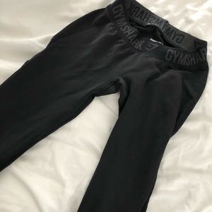Gym shark leggings